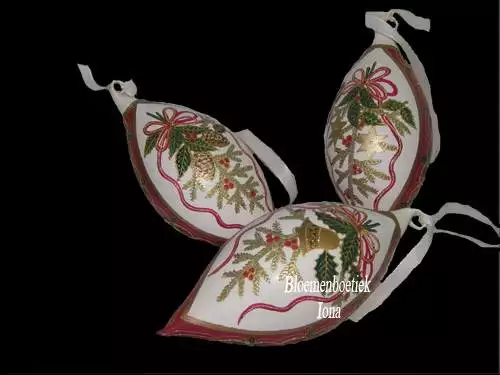 Kerst accessoires verkoopt Bloemenboetiek Iona